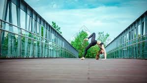 英超：利物浦4-1切尔西，萨拉赫两射一传